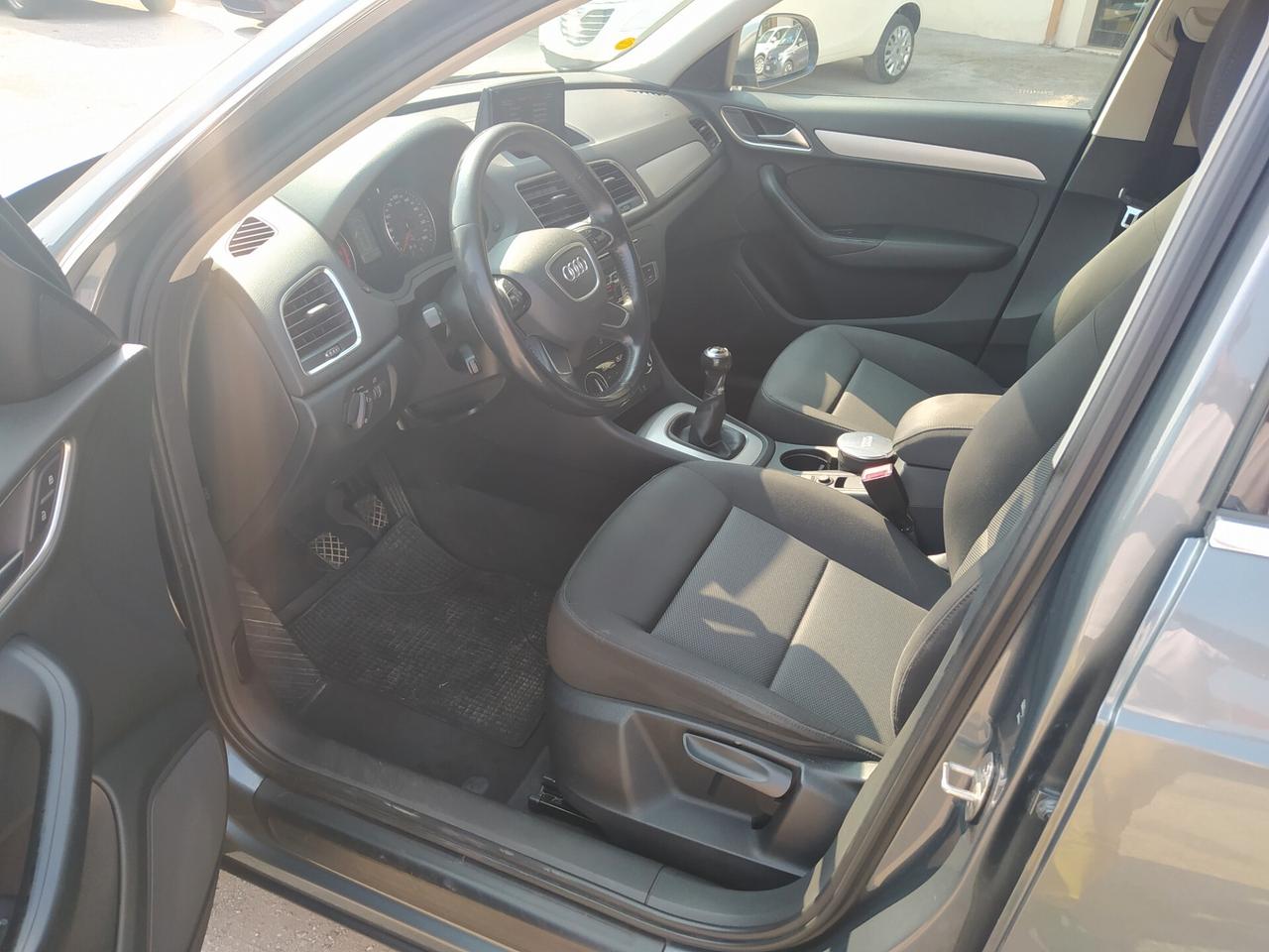 Audi Q3 2.0 TDI 120 CV Business