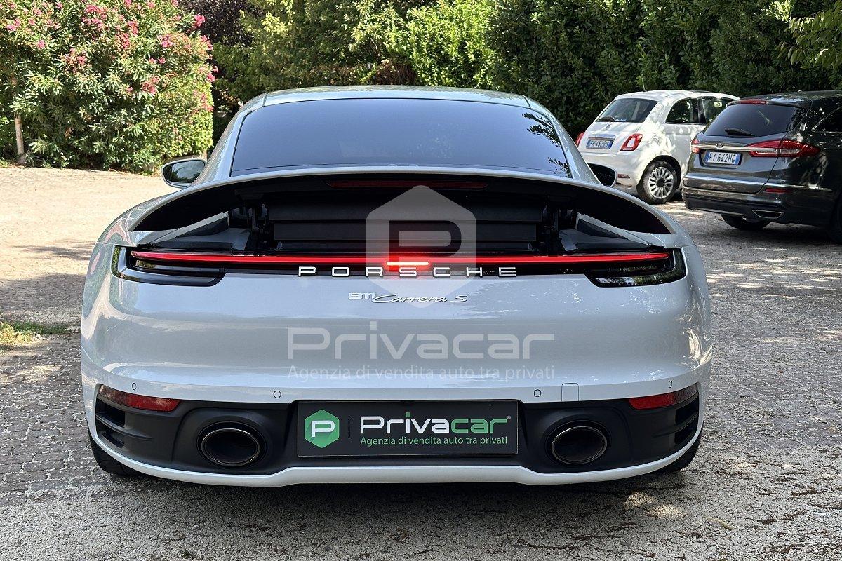 PORSCHE 911 Carrera 4S