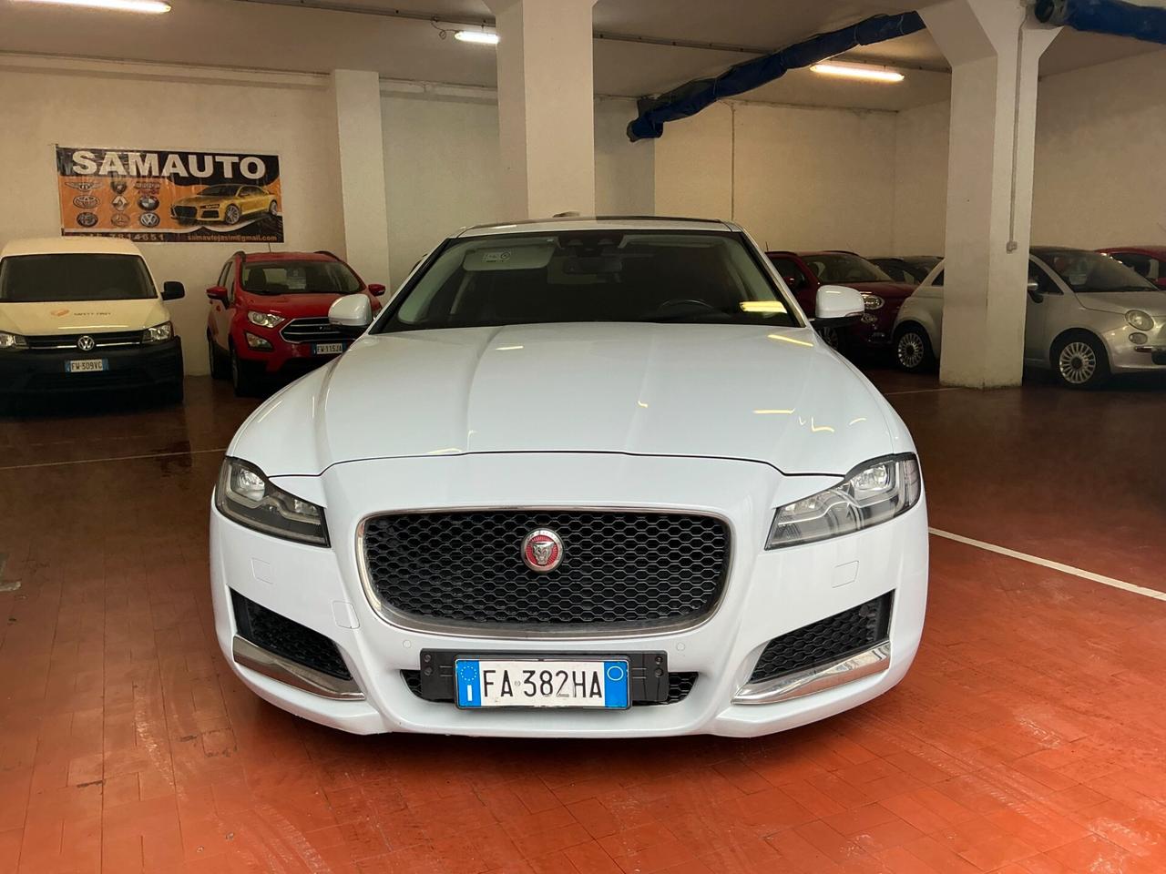 JAGUAR XF 3.0d V6 2015 TETTO APRIBILE FULL OPTIONAL 80.000KM
