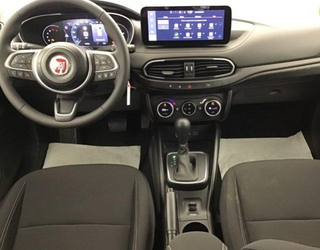 FIAT Tipo 1.5 Hybrid DCT 5 porte Cross