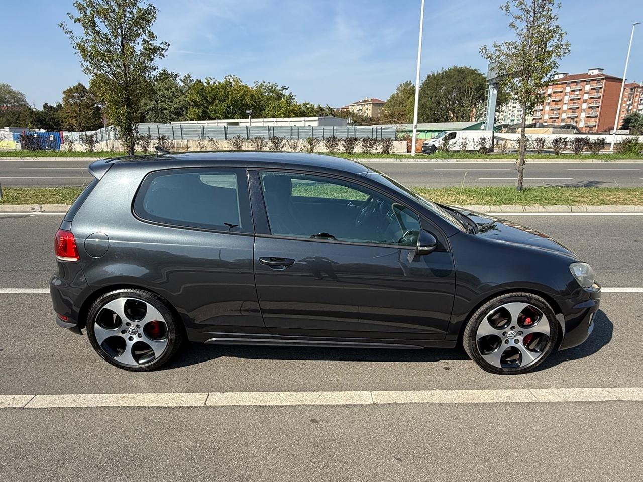 Volkswagen Golf GTI 2.0 TSI 3p.