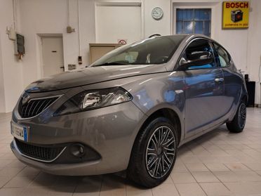 LANCIA YPSILON 1.0 HYBRID OK NEOPATENTATI