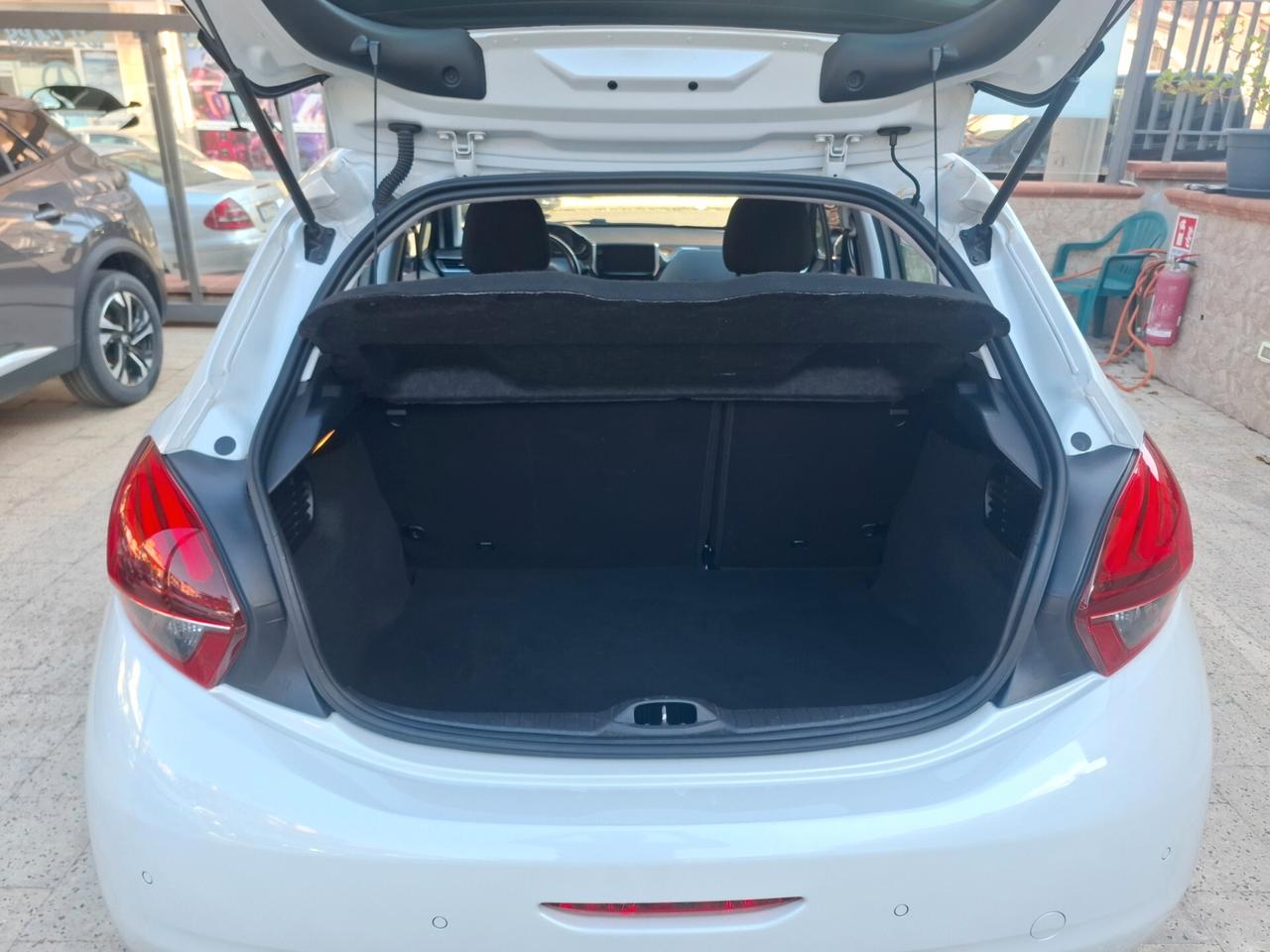 Peugeot 208 - 1.6 100 CV NAVIGATORE | LED