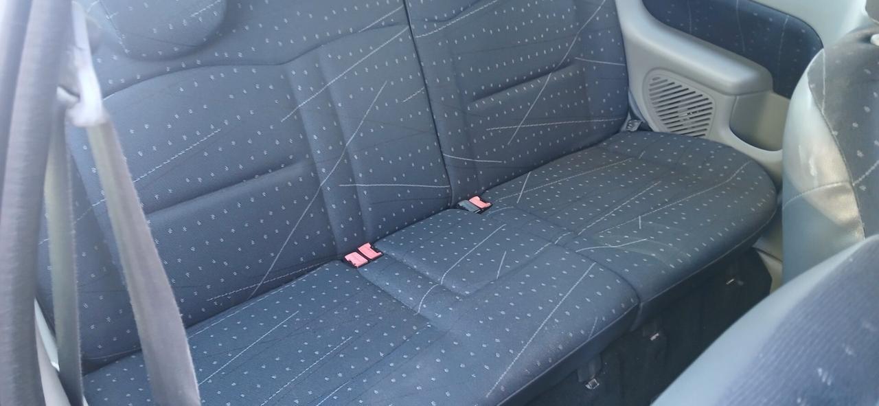 Renault Clio 1.1 benzina neopatentati