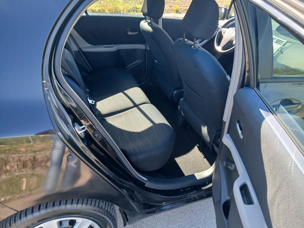 Toyota Yaris 1.3 5 porte Sol KM CERTIFICATI