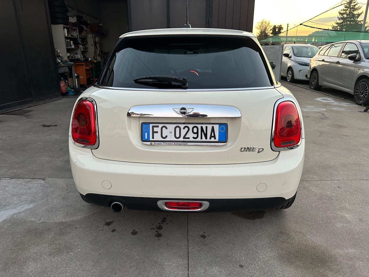 Mini 1.5 Cooper D Business XL