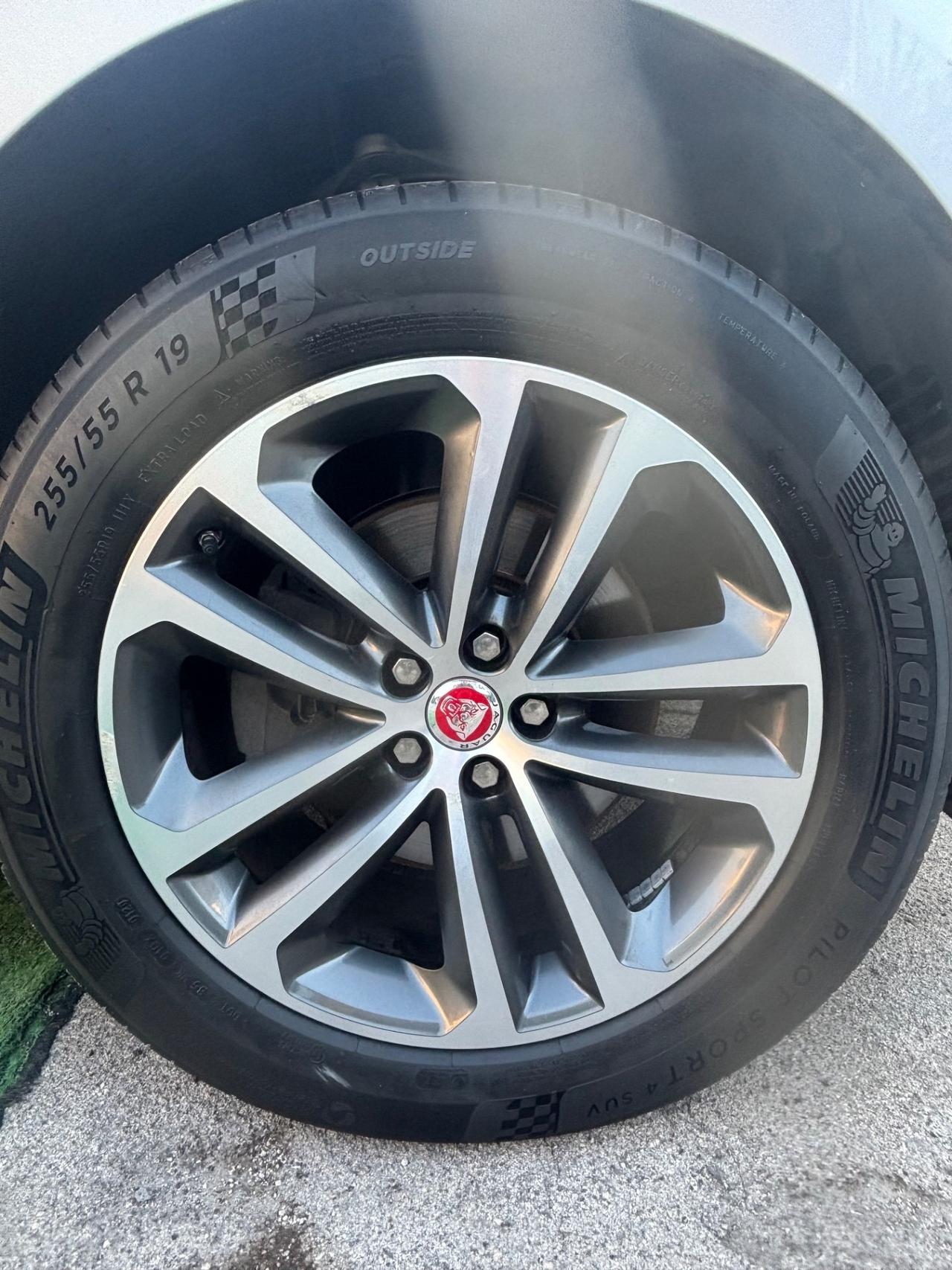 Jaguar F-Pace 2.0 D 180 CV AWD Portfolio