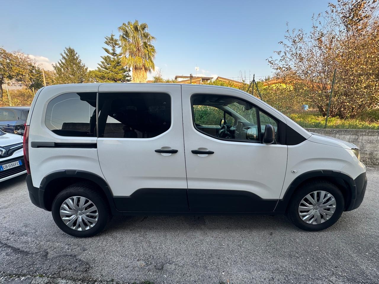 Peugeot Rifter BlueHDi 100 S&S Active Standard