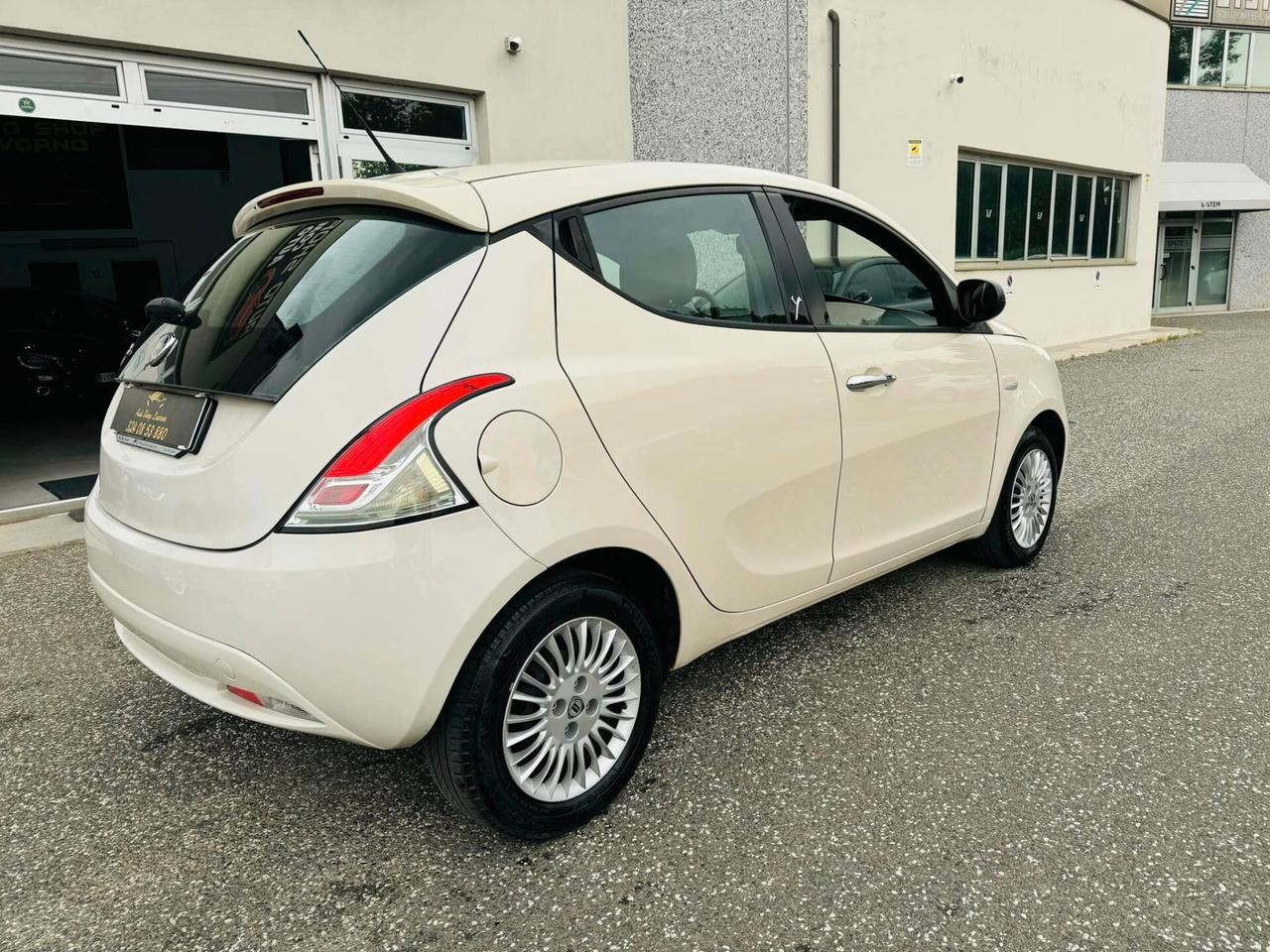 Lancia Ypsilon 1.2 69 CV 5 porte Platinum