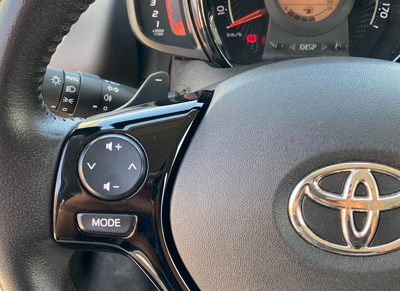 Toyota Aygo 1.0 x-play 72CV 5 porte