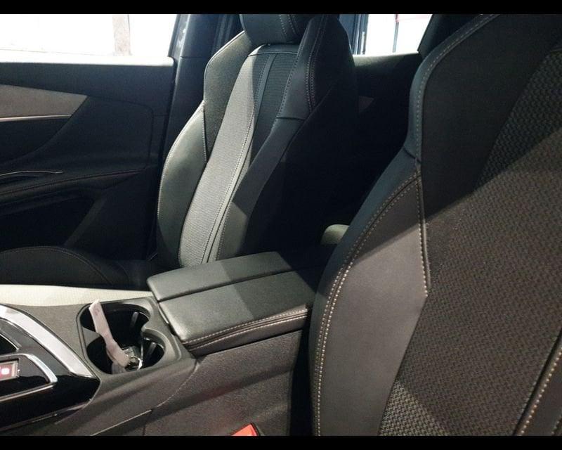 Peugeot 3008 2ª serie Hybrid 136 e-DCS 6 GT