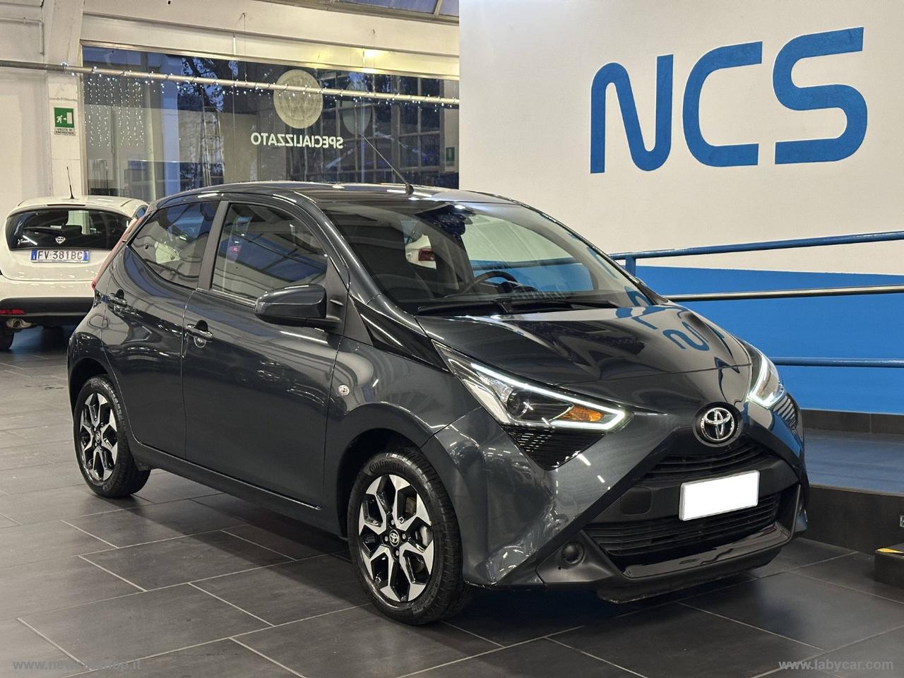TOYOTA Aygo Connect 1.0 VVT-i 72 CV 5p. x-play