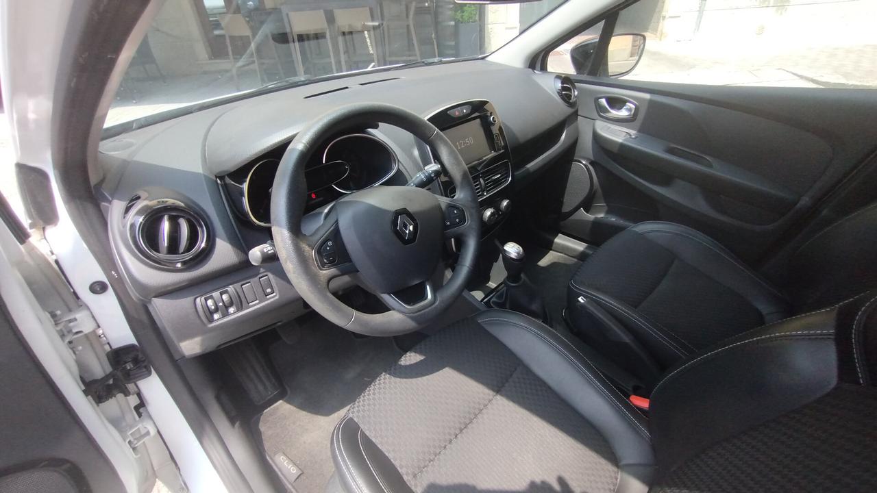 Renault Clio dCi 8V 75 CV 5 porte Moschino Zen NEOPATENTATI