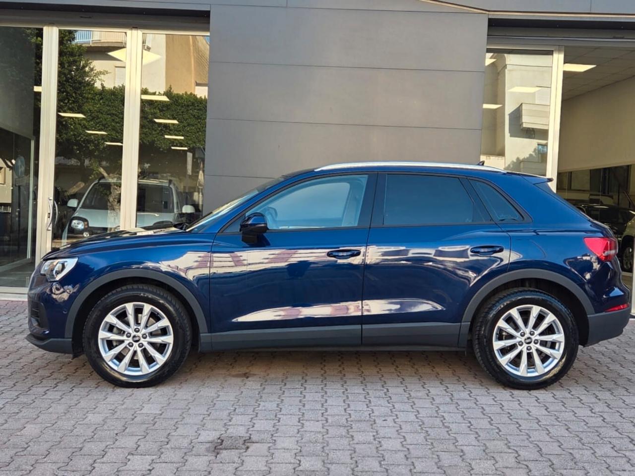 Audi Q3 35 TDI S tronic 150 cv Business