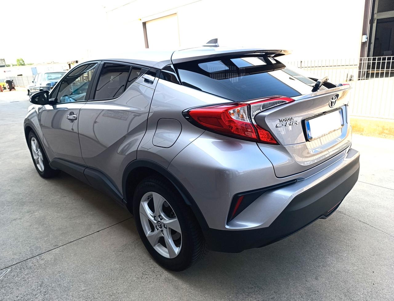 Toyota C-HR 1.8 Hybrid E-CVT Active