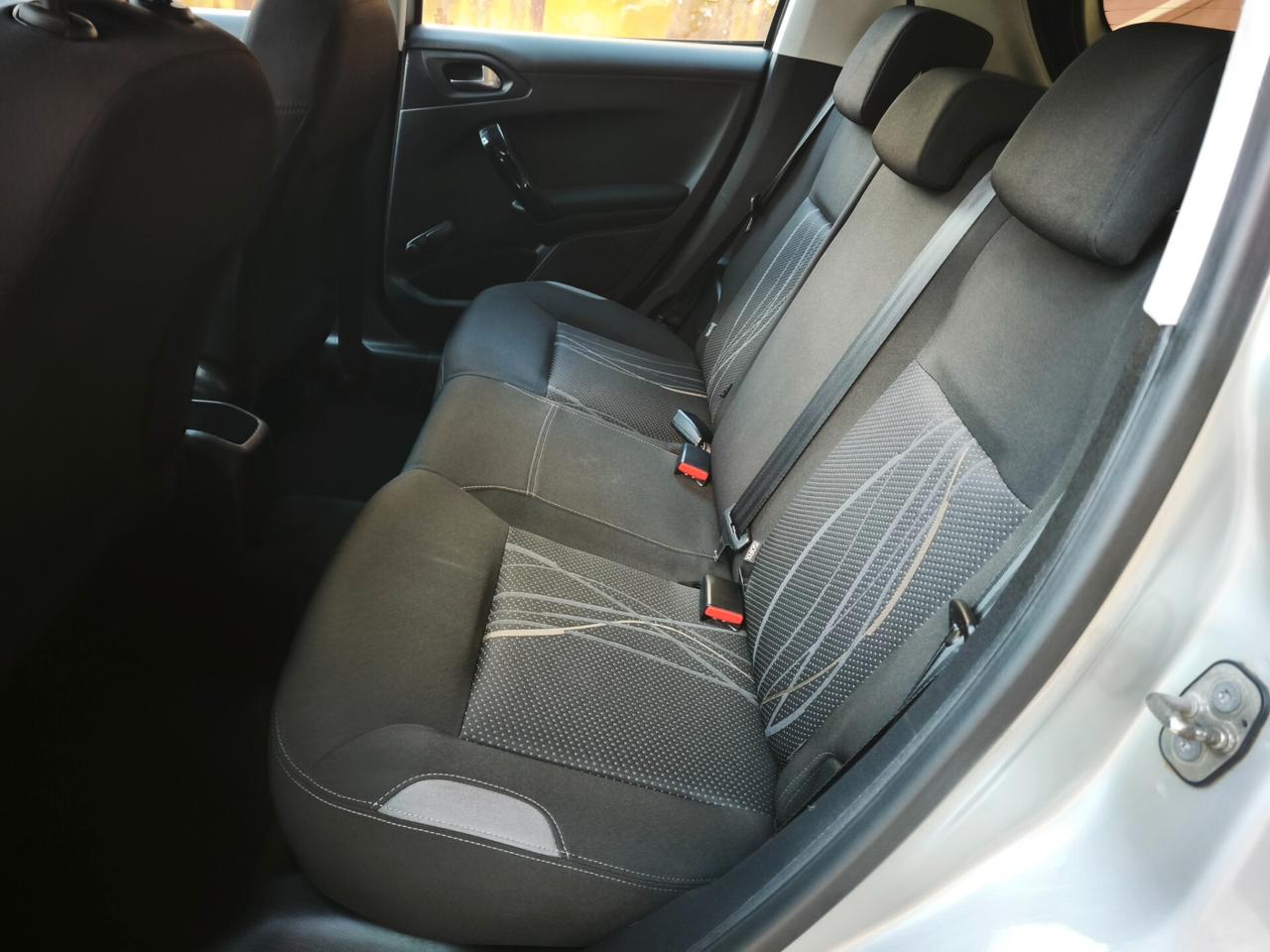 Peugeot 208 1.6 BlueHDi 75 CV