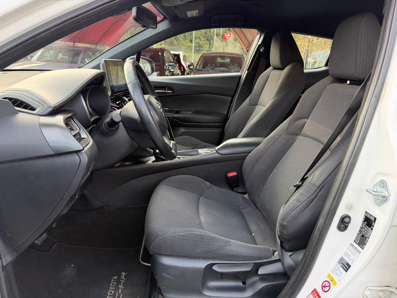 Toyota C-HR 1.8 Hybrid E-CVT Business