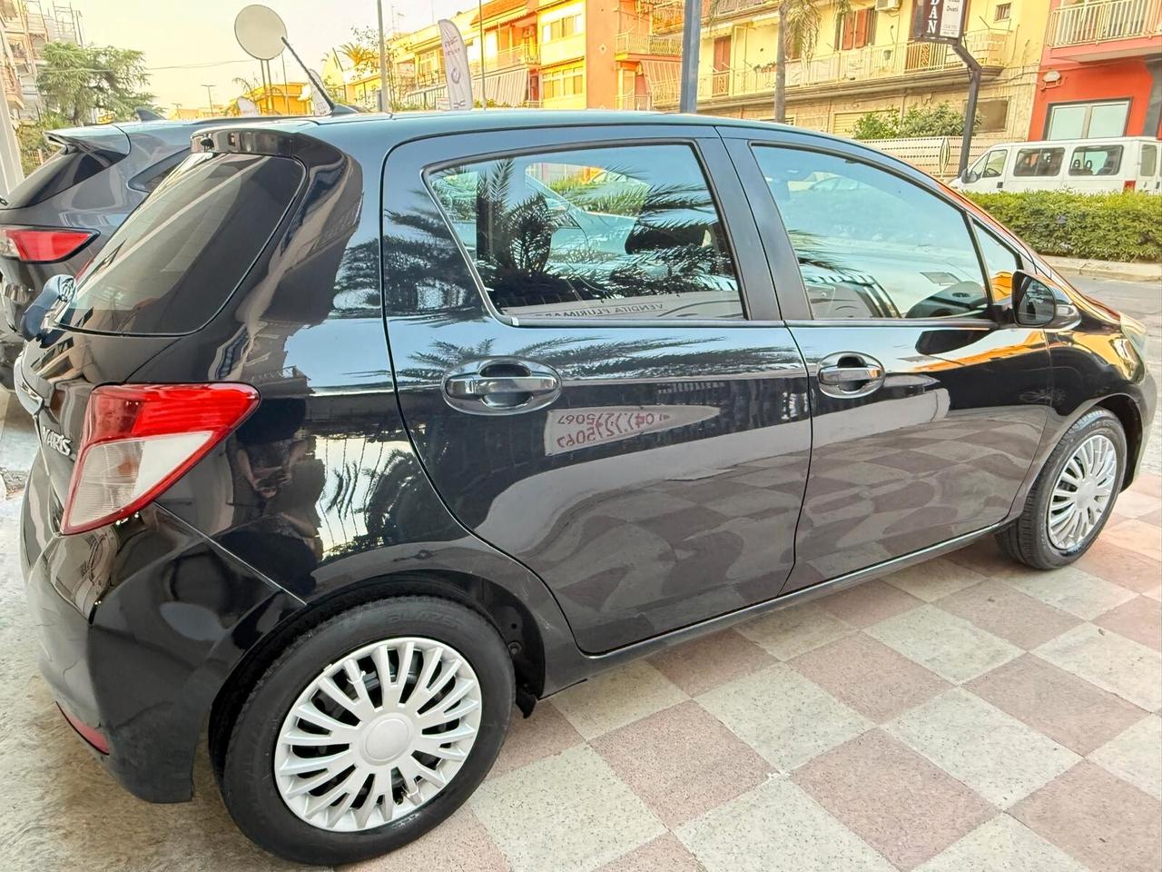 Toyota Yaris 1.0 5 porte Active