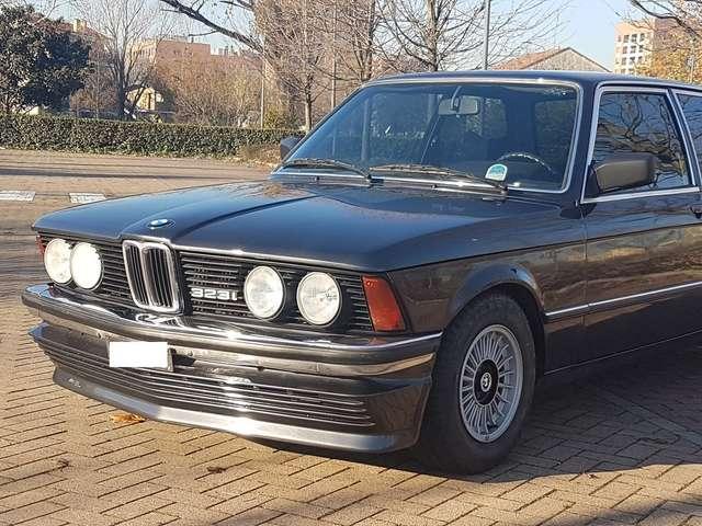 BMW 323 1