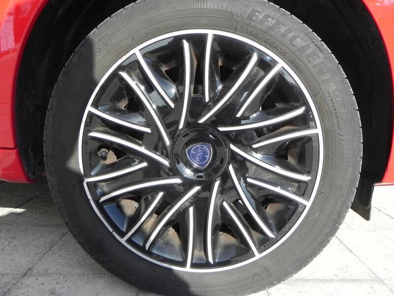 Lancia Ypsilon 1.0 FireFly 5 porte S&S Hybrid Ecochic Gold