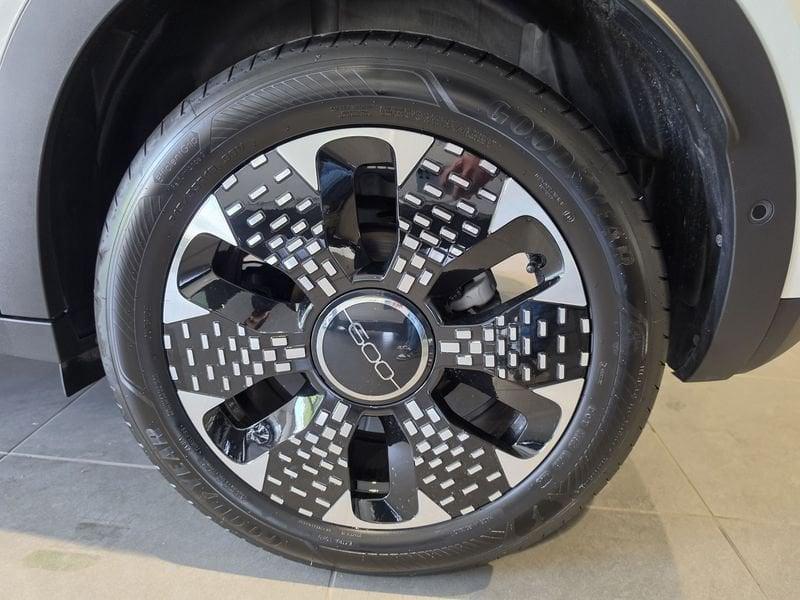 FIAT 600 1.2 Hybrid 100cv La Prima