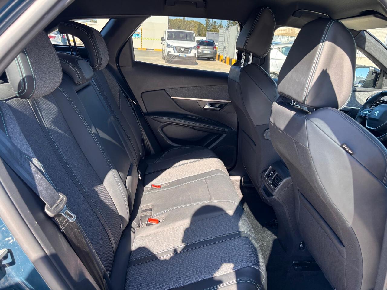 Peugeot 3008 Hybrid4 300 e-EAT8 Allure Pack