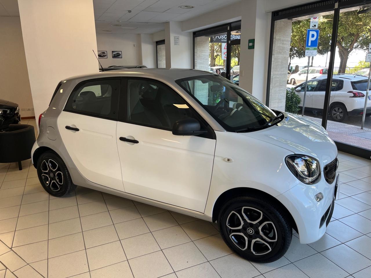 Smart ForFour 70 1.0 Prime pelle/navigatore/led!!