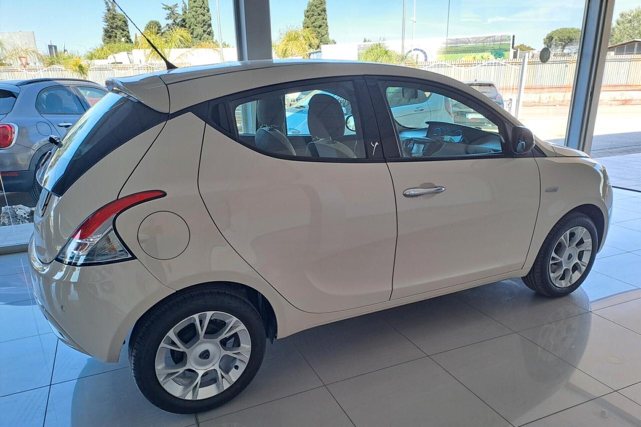 Lancia Ypsilon 1.2 B/GPL 69 CV 5 porte Gold
