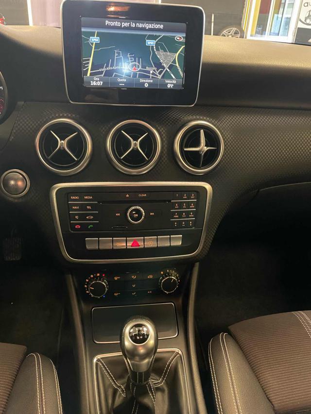 MERCEDES-BENZ A 180 d Sport **XENON/NAVI/UNICOPRO**