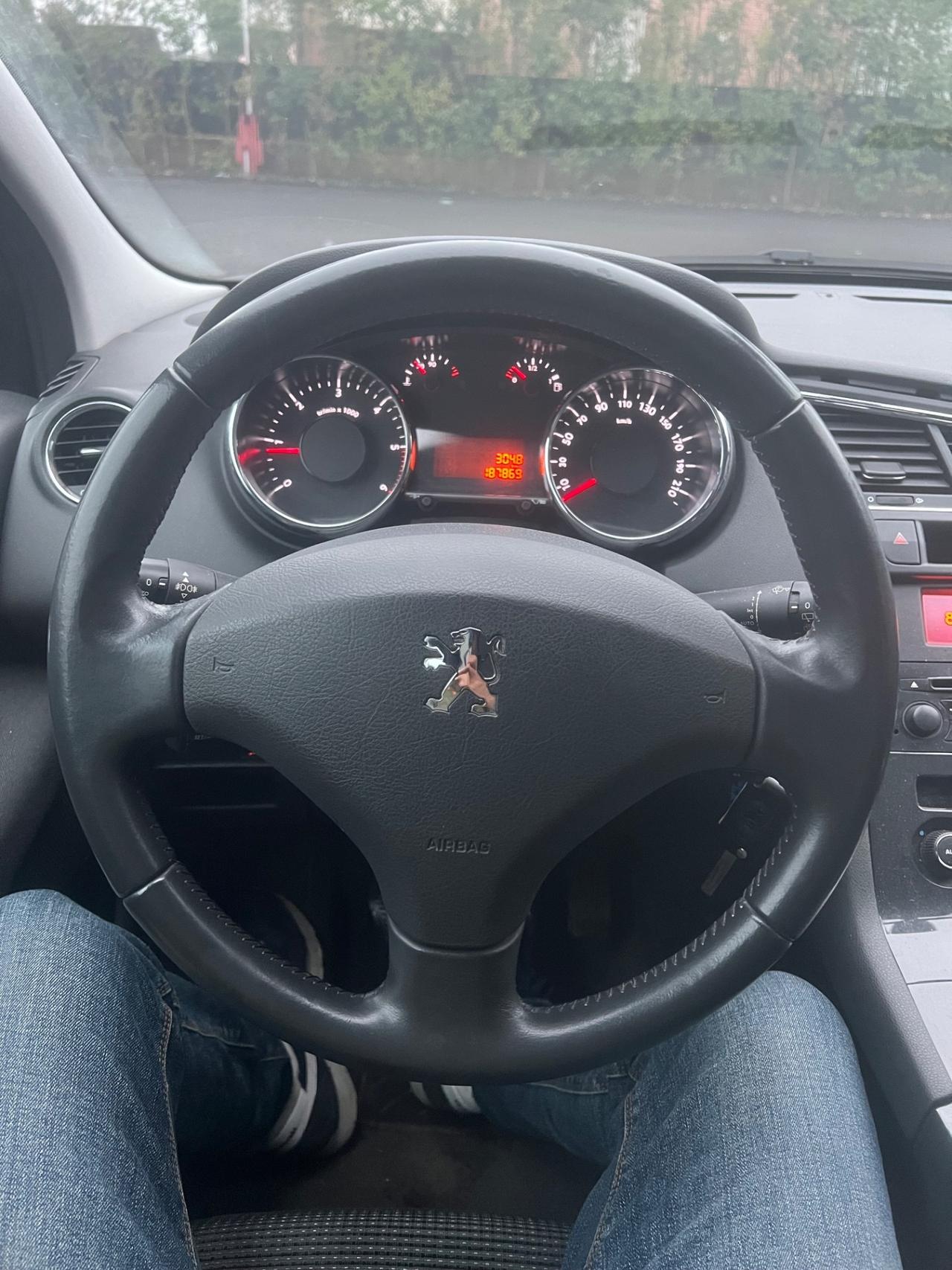 Peugeot 5008 1.6 HDi 112CV Business