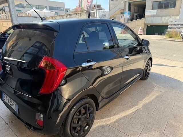 Kia Picanto 1.0 12V 5 porte Glam Sporty 03.2015 ok