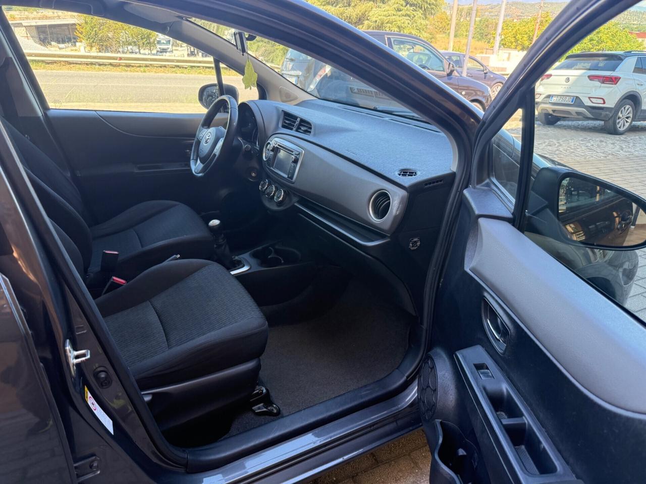 Toyota Yaris 1.0 5 porte Lounge neopatentati