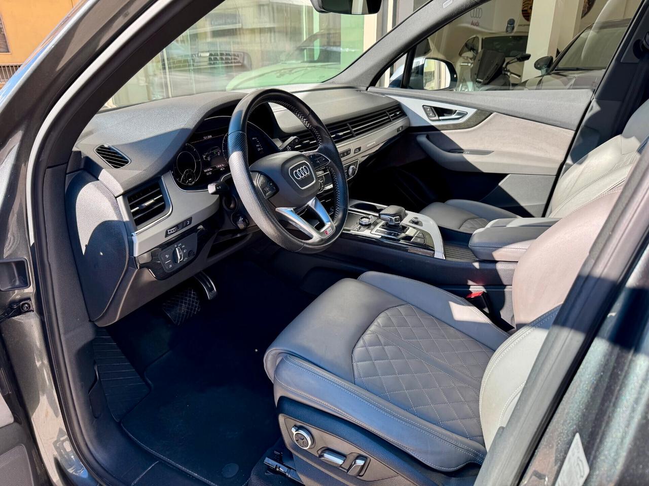 Audi Q7 e-tron 3.0 TDI quattro tiptronic Business Plus