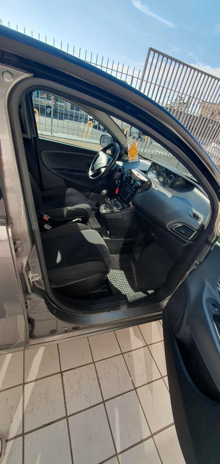 Lancia Ypsilon 1.3 MJT 95 CV Platinum