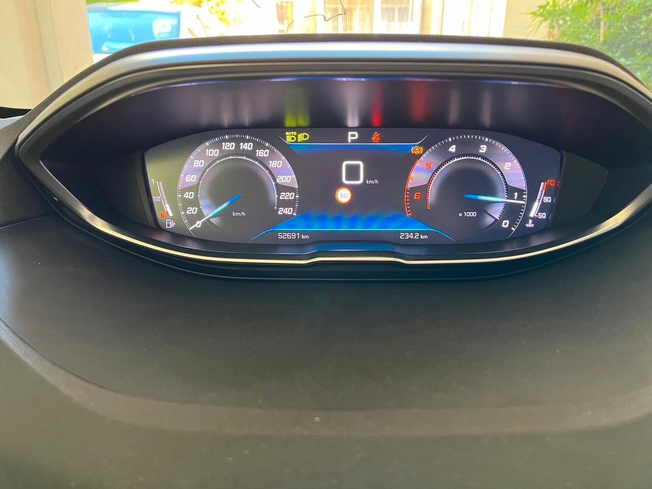 Peugeot 3008 BlueHDi 130 S&S EAT8 Allure