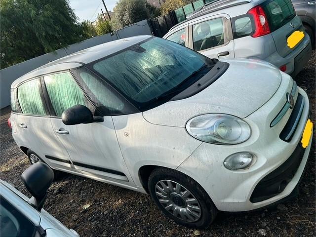 Fiat 500L Pro 1.6 MJT 120CV Urban 4 posti (N1) incidentata sinistrata