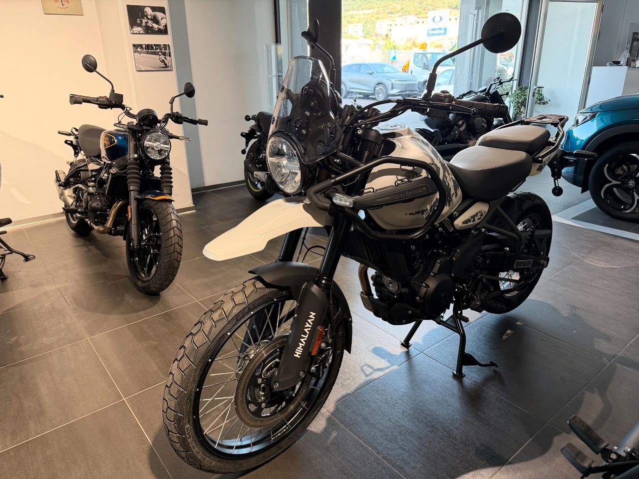 Royal Enfield Himalayan 450 Summit Kamet White