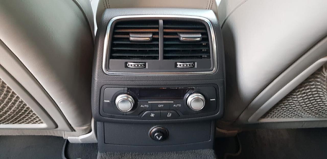 Audi A6 Avant 3.0 TDI 272 CV quattro S tronic s-line,tetto apribile,interni in pelle ghiaccio,fari led bixeno,,cerchi da 20,navigatore ,full optional