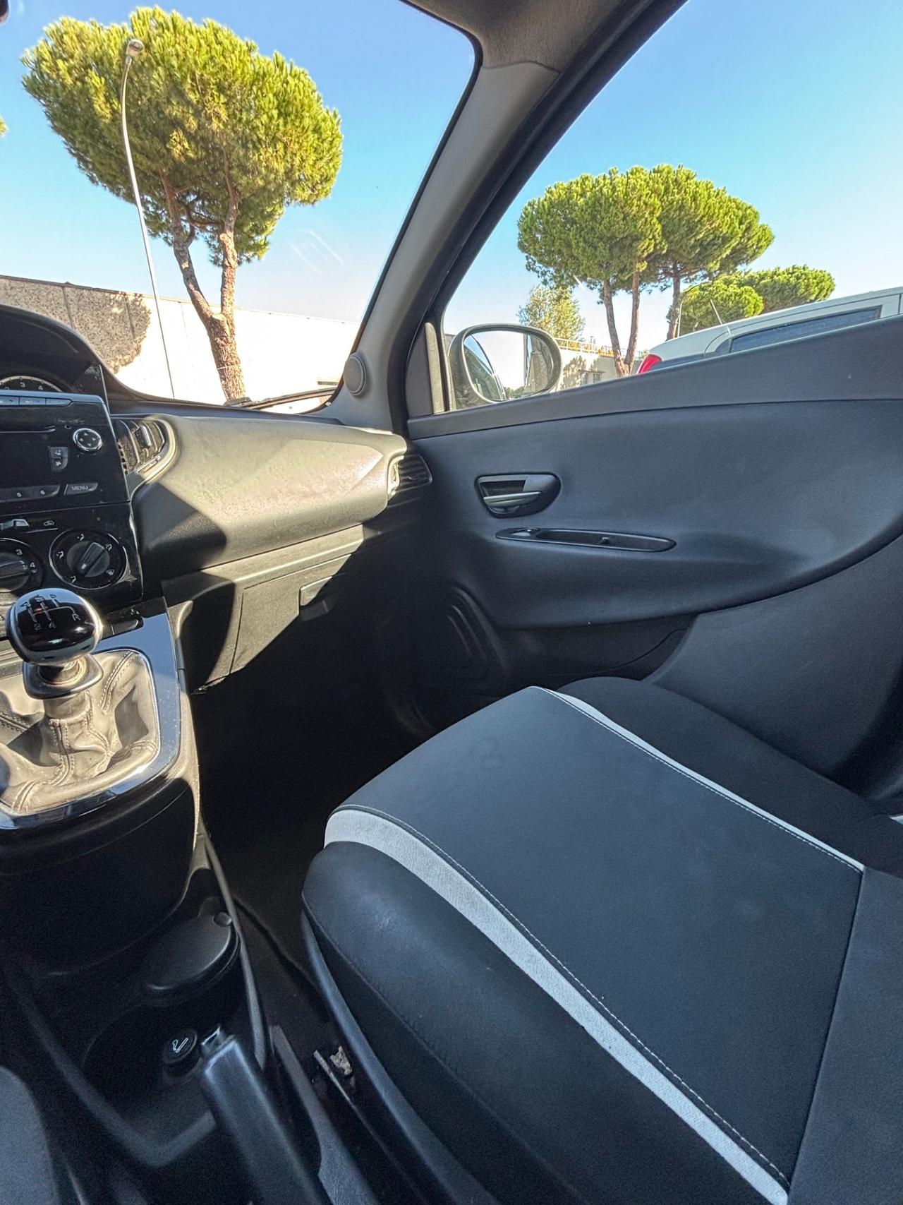 Lancia Ypsilon 0.9 TwinAir 85 CV 5 porte Metano Ecochic Gold