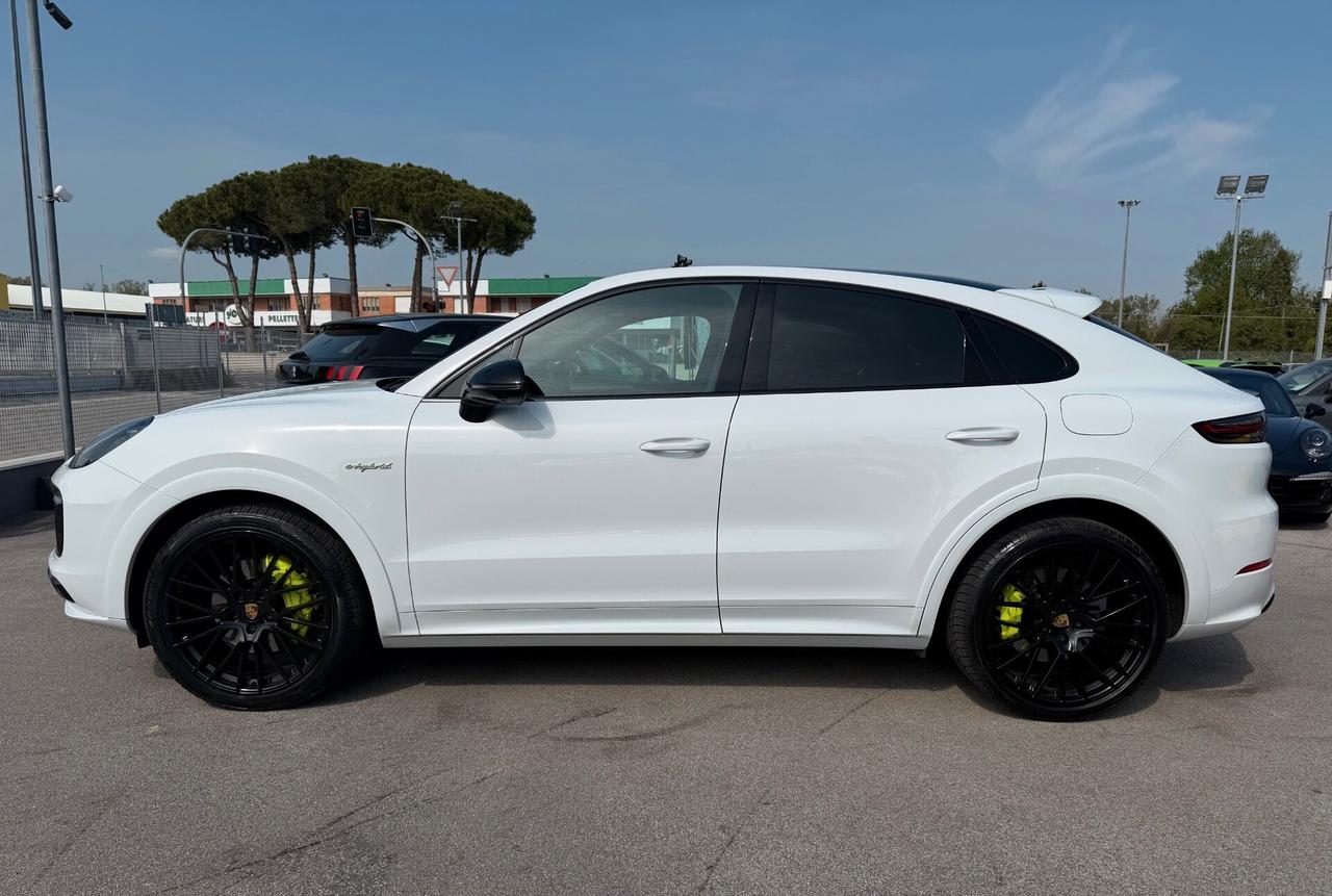 Porsche Cayenne Coupé 3.0 V6 E-Hybrid/tetto pan/scarico/pasm/bose