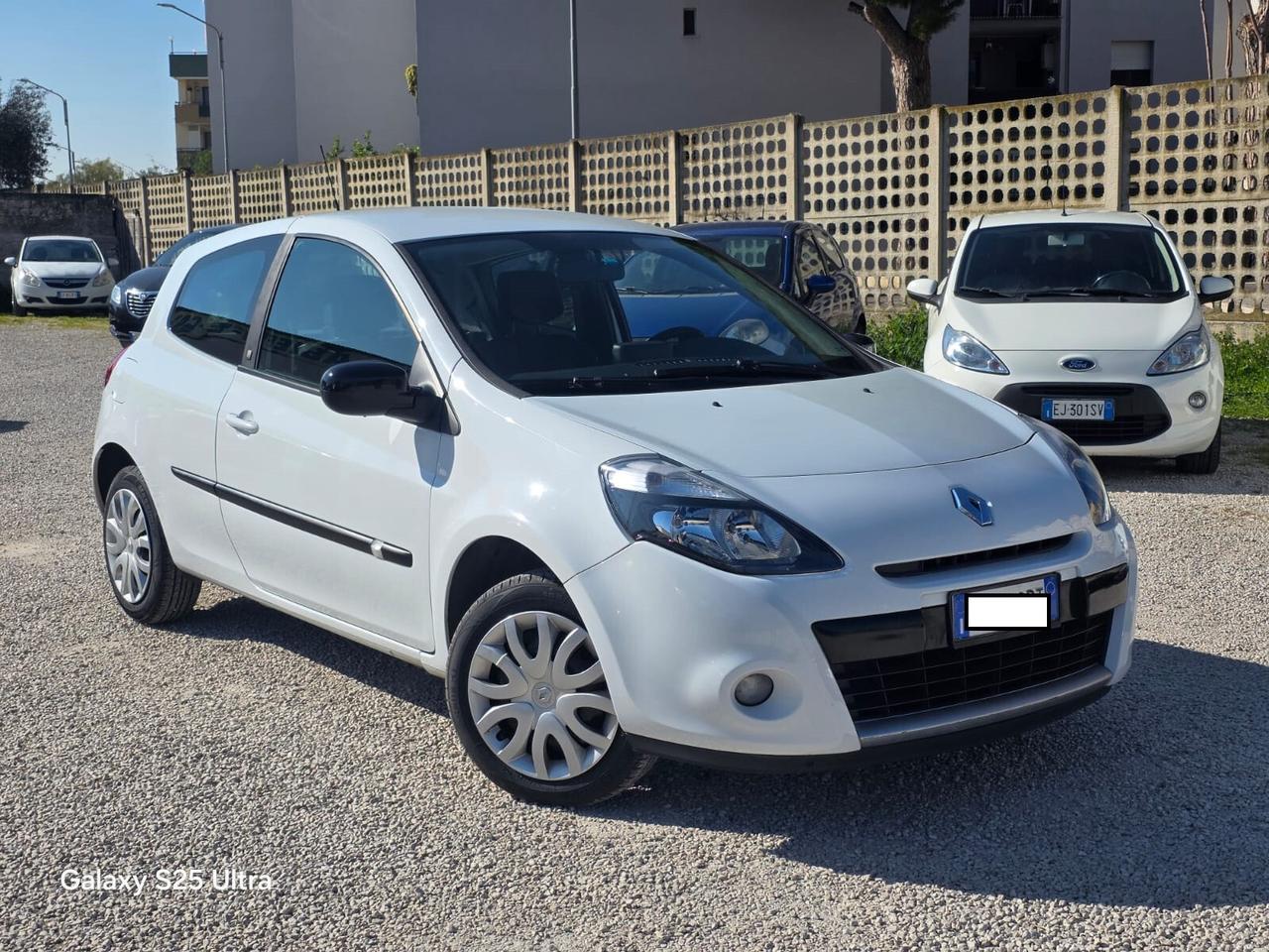 Renault Clio 1.2 16V 3 porte Luxe