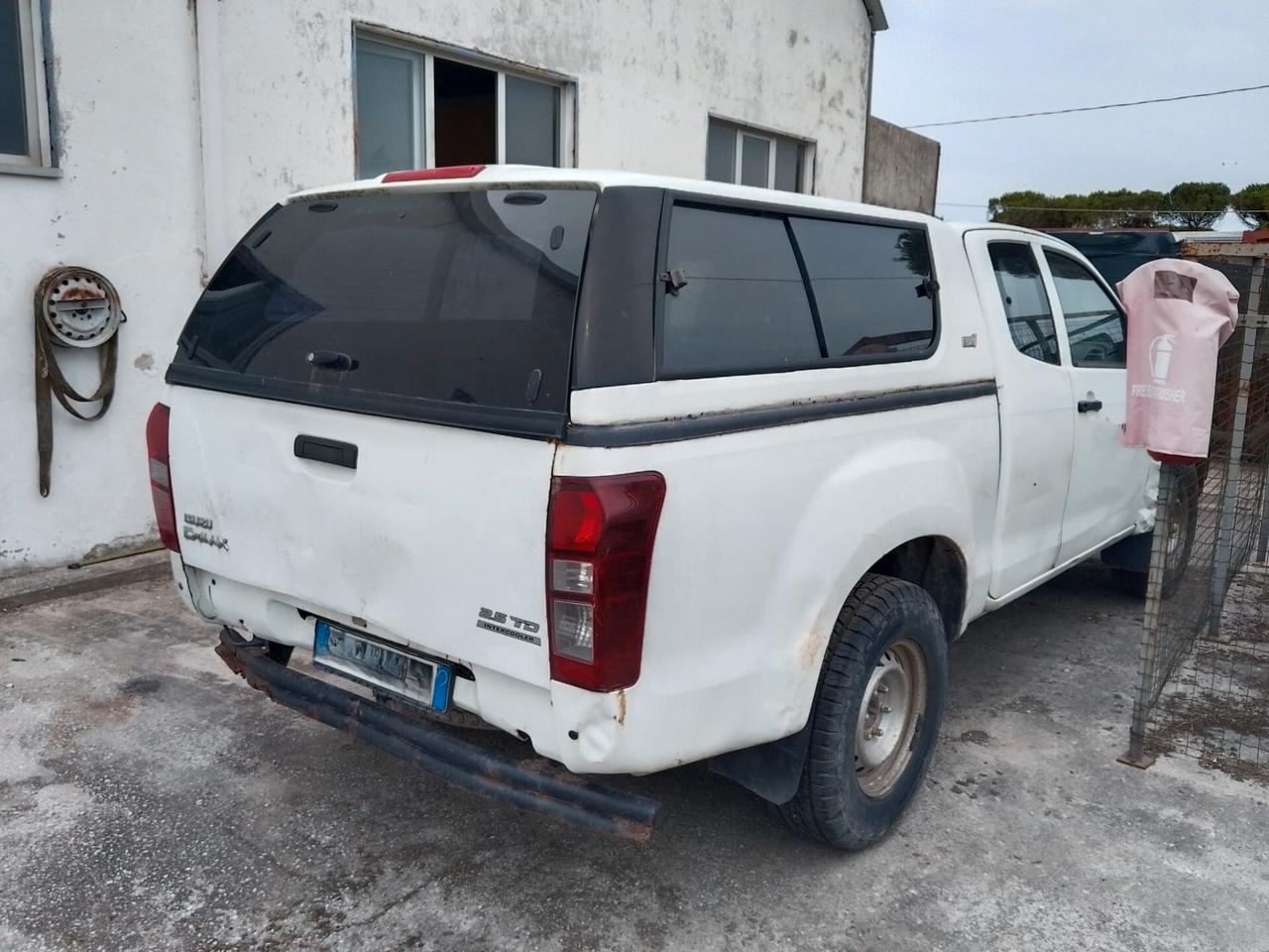 Isuzu D-Max 2.5 CASSONE A SPONDE