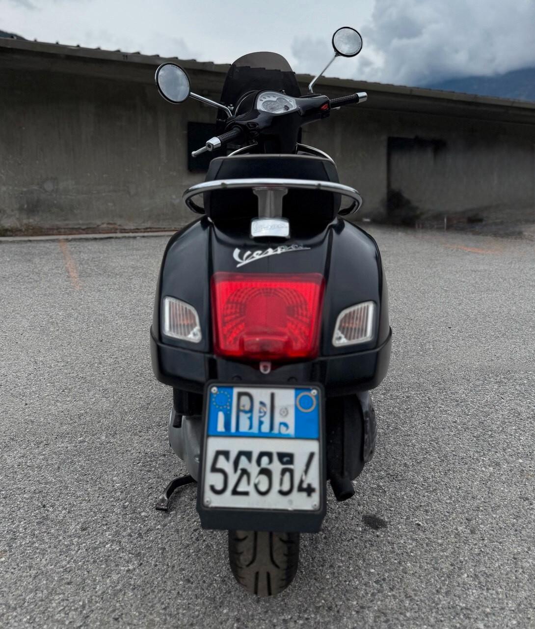 Piaggio Vespa 300 GTS