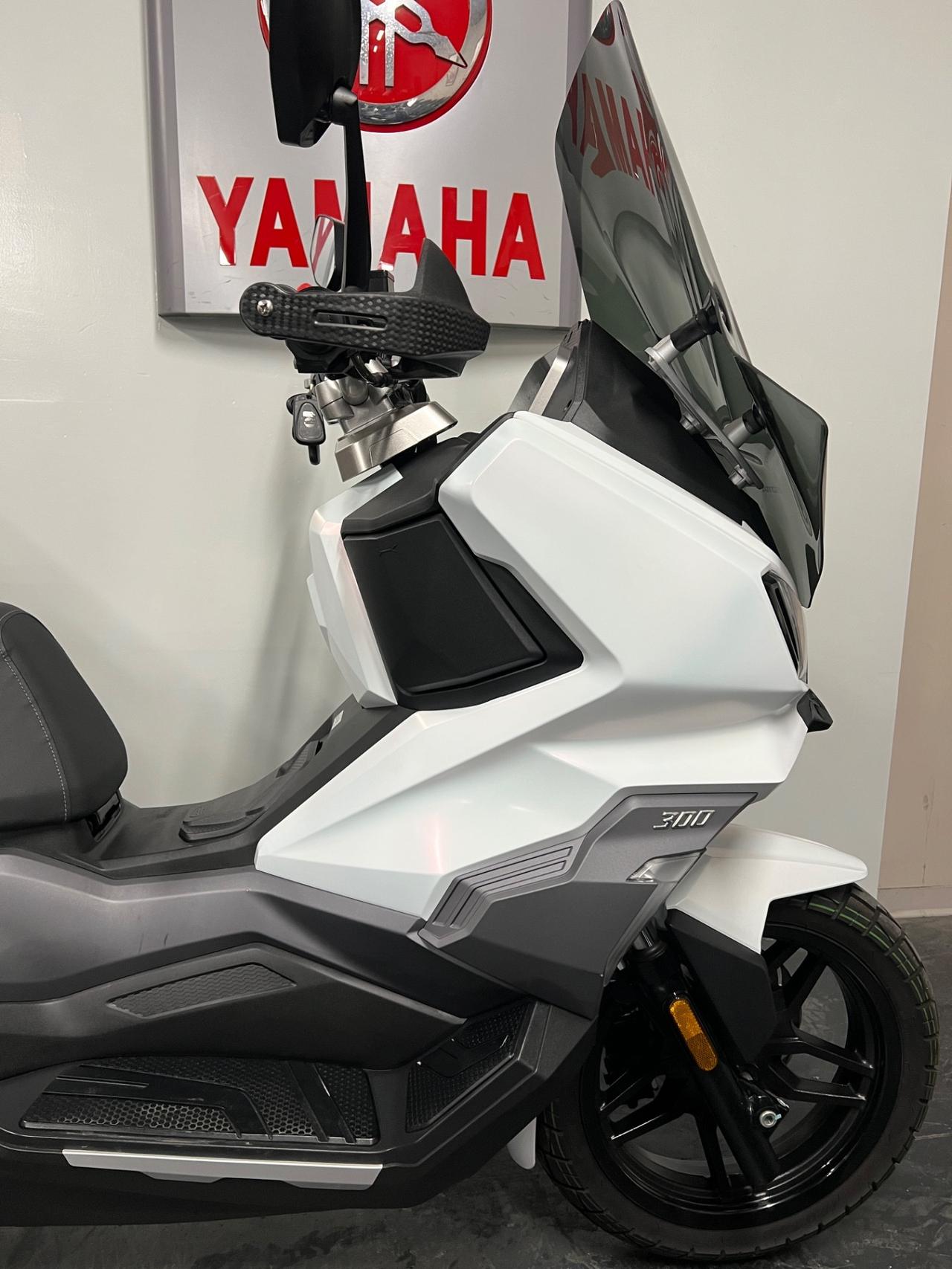 Sym ADX 300