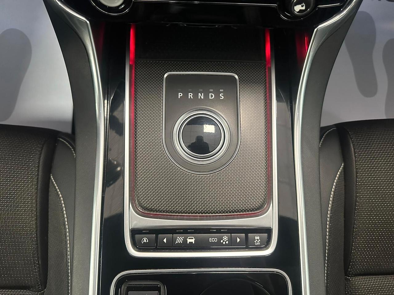 Jaguar XE 2.0 D Turbo 180CV aut. R-Sport