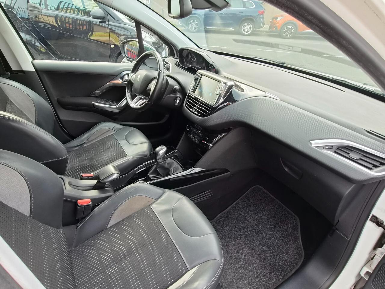 Peugeot 2008 BlueHDi 100 Black Matt