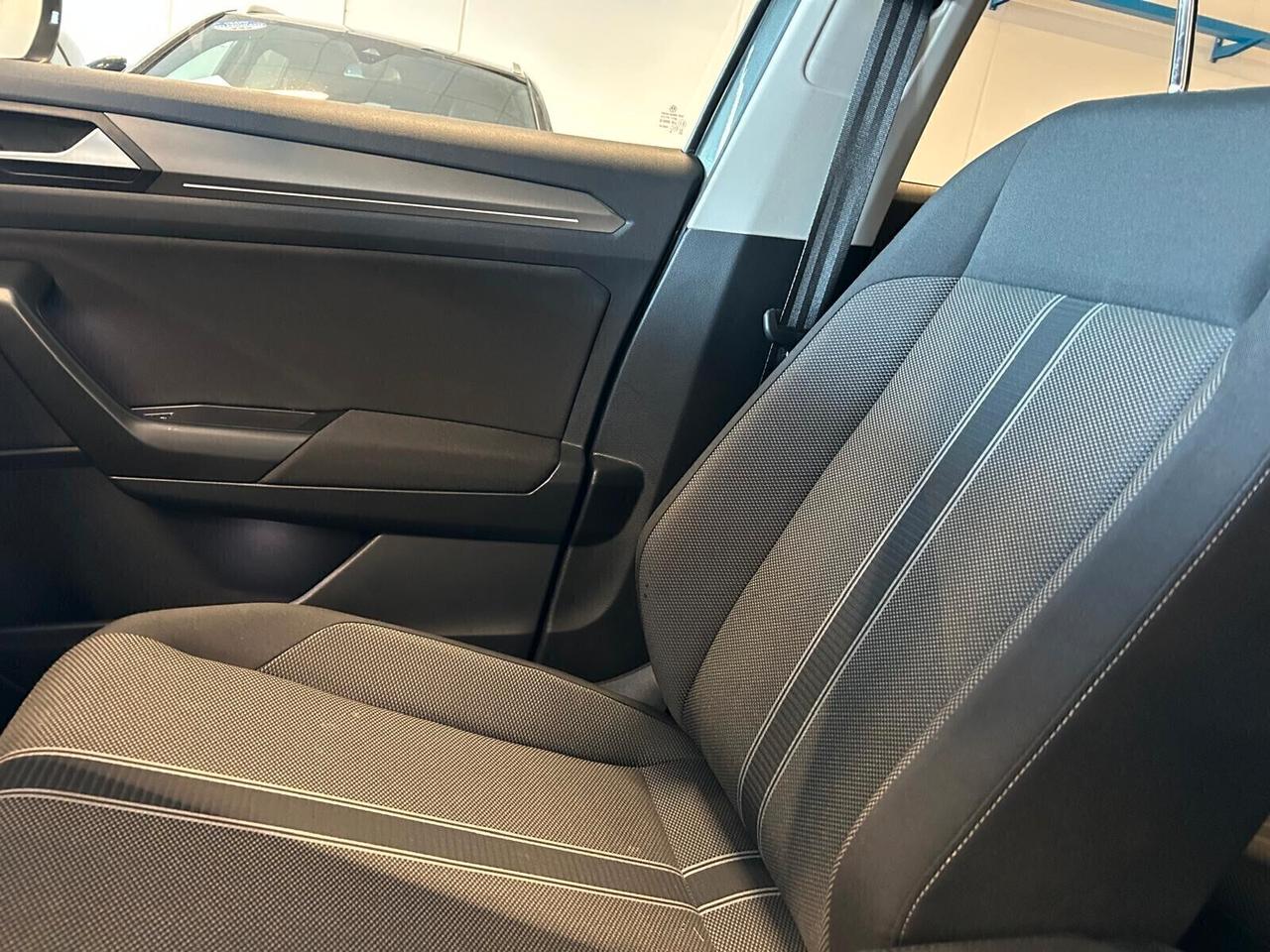 Volkswagen T-Roc STYLE 1.0 TSI 110 CV 6mt UNICO PR.