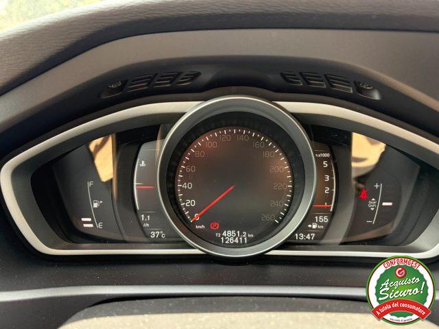 VOLVO V40 Momentum D2