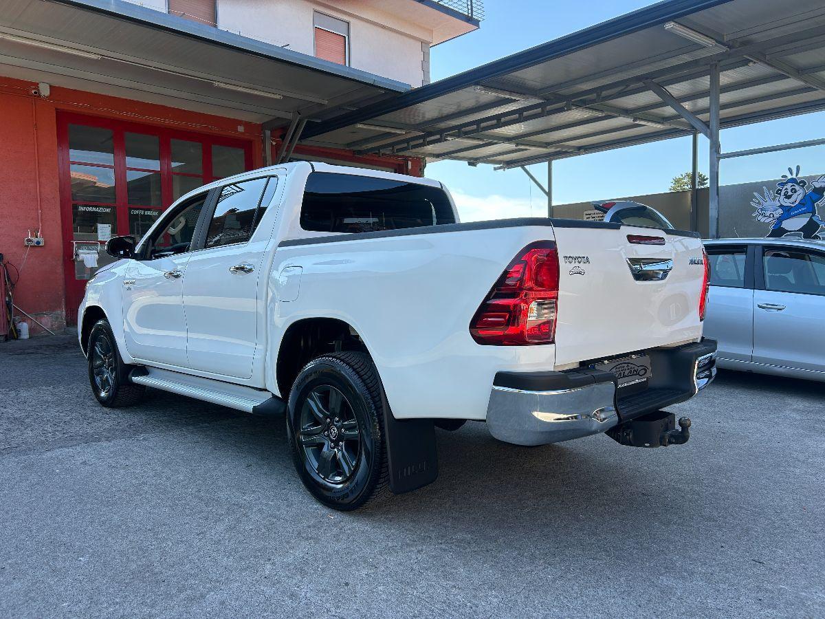 TOYOTA - Hilux 2.4 d-4d 4x4 EXECUTIVE TELECAMERA