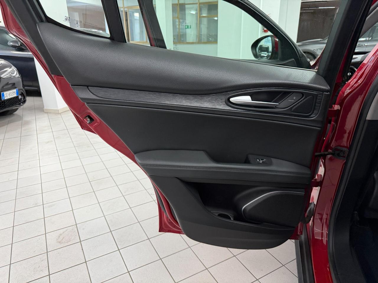 Alfa Romeo Stelvio 2.2 TD 190 CV BUSINESS AT8 Q4 MODELLO NUOVO TAGLIANDATA